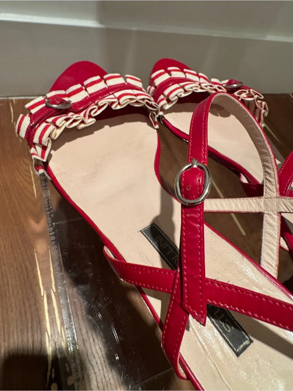 Studio Pollini Red Patent Ruffle Slingback Sandals. Size 40.  ♥️ Dolce Vita!